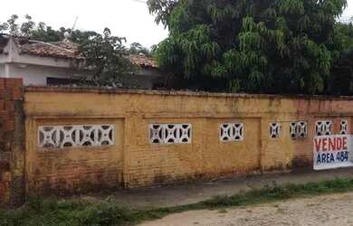 Imagem: A casa possui 3 Dormitórios, 3 Banheiros, 558m² de Área e