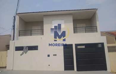 Imagem: A casa possui 3 Dormitórios, 3 Banheiros, 2 Vagas na garagem