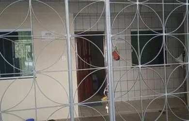 Imagem: A casa possui 2 Dormitórios, 1 Banheiro, 1 Vaga na garagem