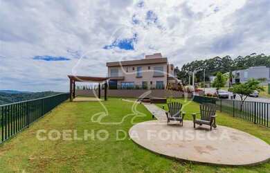 Imagem: A casa em condomínio possui 4 Dormitórios, 5 Banheiros, 5