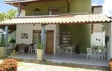 Imagem: A casa possui 2 Dormitórios, 2 Banheiros, 2 Vagas na garagem