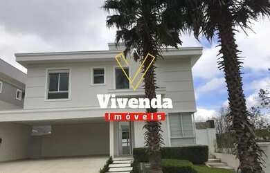 Imagem: A casa em condomínio possui 4 Dormitórios, 5 Banheiros, 4