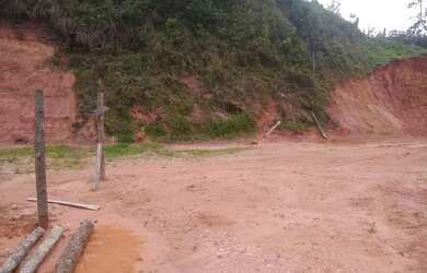 Imagem: O terreno à venda possui 450m² de Área e está localizado