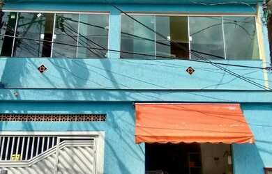 Imagem: A casa possui 3 Dormitórios, 4 Banheiros, 2 Vagas na garagem