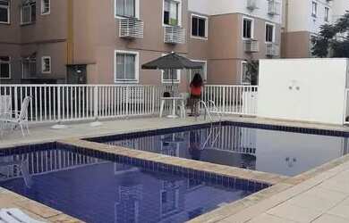 Imagem: O apartamento possui 2 Dormitórios, 1 Banheiro, 1 Vaga na garagem