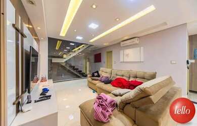 Imagem: A casa possui 3 Dormitórios, 4 Banheiros, 3 Vagas na garagem