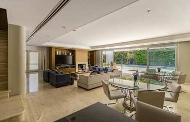 Imagem: A casa em condomínio possui 3 Dormitórios, 5 Banheiros, 4