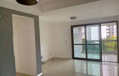 Imagem: O apartamento possui 2 Dormitórios, 1 Banheiro, 2 Vagas na