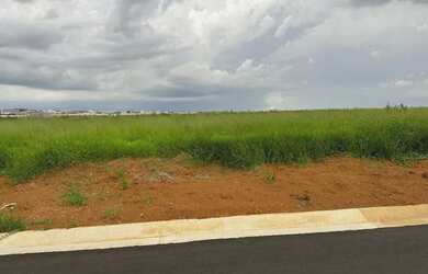 Imagem: O terreno possui 300m² de Área e está localizado em Jardim