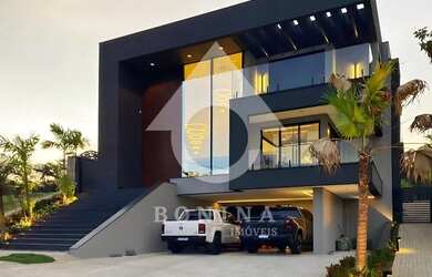 Imagem: A casa em condomínio possui 4 Dormitórios, 5 Banheiros, 4