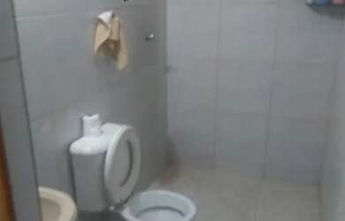 Imagem: A casa possui 2 Dormitórios, 1 Banheiro e 1 Vaga na garagem