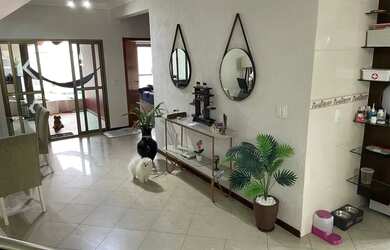 Imagem: A casa em condomínio possui 3 Dormitórios, 5 Banheiros, 4