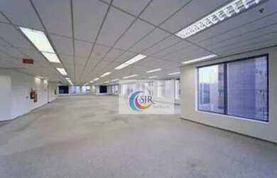 Imagem: O depósito possui 5 Vagas na garagem e 680m² de Área e está