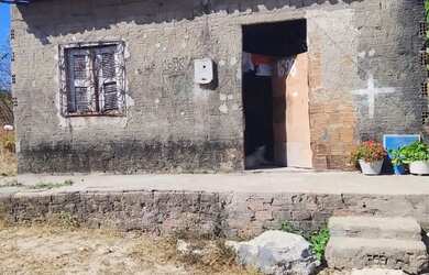 Imagem: A casa possui 3 Dormitórios, 2 Banheiros e está localizado