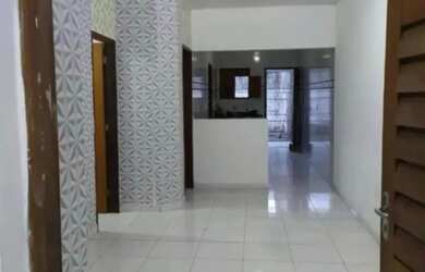 Imagem: A casa possui 2 Dormitórios e 1 Banheiro e está localizado