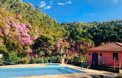 Imagem: A chácara possui 2000m² de Área e está localizado em Nazaré