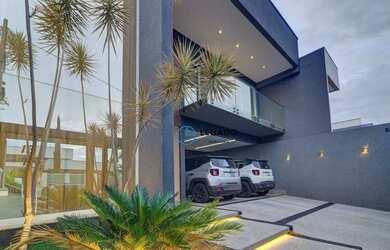 Imagem: A casa em condomínio possui 4 Dormitórios, 3 Banheiros, 4