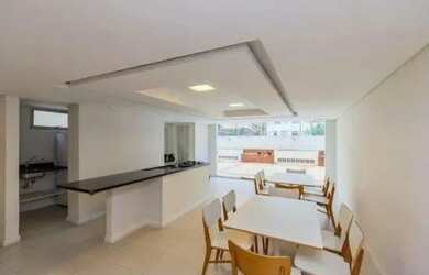 Imagem: O apartamento possui 3 Dormitórios, 1 Banheiro, 2 Vagas na