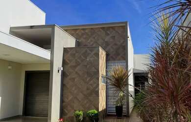 Imagem: A casa possui 2 Dormitórios, 1 Banheiro, 675m² de Área e