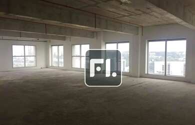 Imagem: O depósito possui 3 Vagas na garagem, 240m² de Área e está