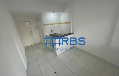 Imagem: A kitnet possui 1 Dormitório, 1 Banheiro, 1 Vaga na garagem