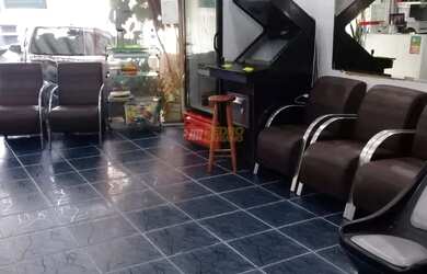 Imagem: O depósito possui 2 Vagas na garagem, 291m² de Área e está