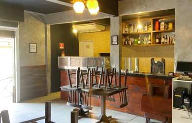 Imagem: Prédio Comercial contendo 3 imóveis ( OPORTUNIDADE