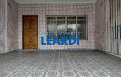 Imagem: A casa possui 5 Dormitórios, 4 Banheiros, 2 Vagas na garagem