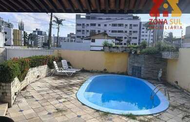 Imagem: A casa em condomínio possui 4 Dormitórios, 1 Banheiro, 4 Vagas