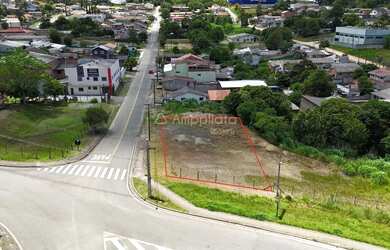 Imagem: O terreno possui 560m² de Área e está localizado em Canguiri