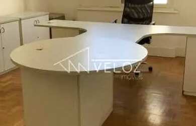 Imagem: O depósito possui 33m² de Área e está localizado em Centro