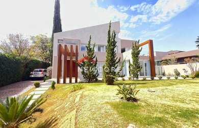 Imagem: A casa em condomínio possui 4 Dormitórios, 5 Banheiros, 5