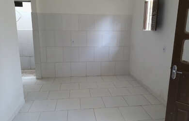 Imagem: A casa possui 2 Dormitórios, 1 Banheiro, 1 Vaga na garagem