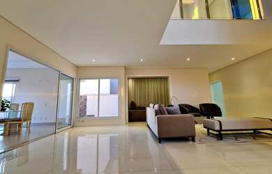 Imagem: A casa em condomínio à venda possui 4 Dormitórios, 4 Banheiros