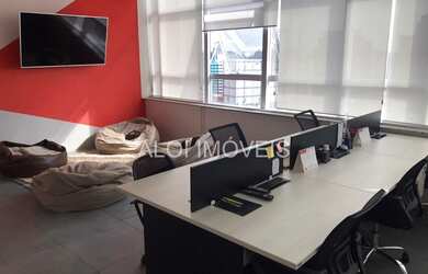 Imagem 8: Localização única em Pinheiros. 150 metros da estação, do metro linha...