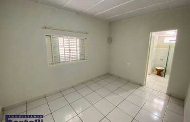 Imagem 1: Casa com 4 dormitórios, 200 m² - venda por R$ 800.000 ou aluguel por...