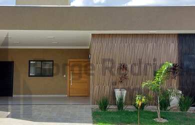 Imagem: A casa em condomínio possui 3 Dormitórios, 4 Banheiros, 2