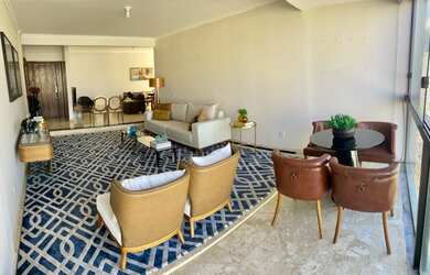 Imagem: O apartamento possui 4 Dormitórios, 3 Banheiros, 2 Vagas na