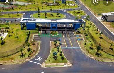 Imagem: O terreno possui 340m² de Área, Piscina e está localizado