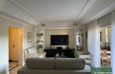 Imagem: O apartamento possui 3 Dormitórios, 2 Banheiros, 3 Vagas na