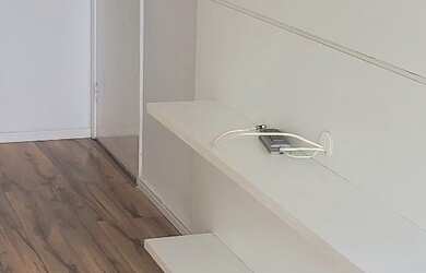 Imagem: O apartamento possui 2 Dormitórios, 1 Banheiro, 1 Vaga na garagem