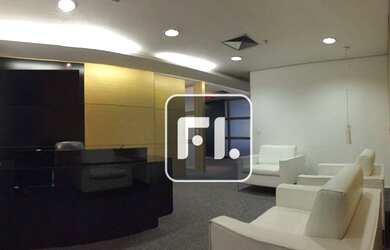 Imagem: O depósito possui 5 Vagas na garagem, 181m² de Área e está