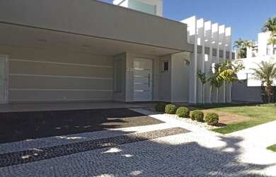 Imagem: A casa em condomínio possui 3 Dormitórios, 5 Banheiros, 4