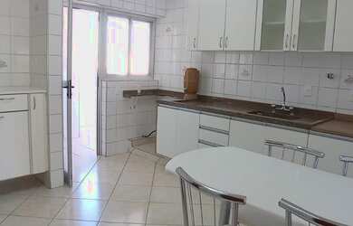 Imagem: O apartamento possui 3 Dormitórios, 3 Banheiros, 2 Vagas na