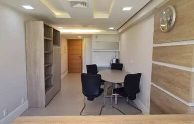 Imagem: O depósito possui 1 Vaga na garagem, 27m² de Área e está