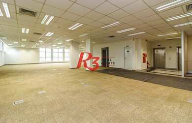 Imagem: O depósito possui 5 Vagas na garagem, 3.648m² de Área e