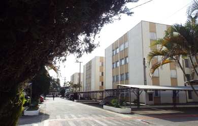 Imagem: O apartamento possui 2 Dormitórios, 1 Banheiro, 1 Vaga na garagem