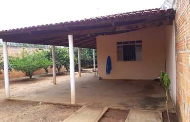 Imagem: A casa possui 2 Dormitórios, 1 Banheiro, 3 Vagas na garagem