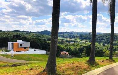 Imagem: O terreno possui 822m² de Área e está localizado em Mossunguê