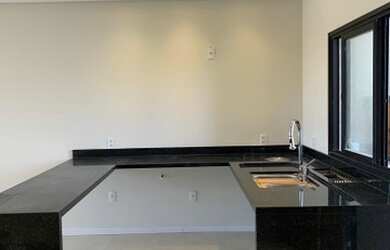 Imagem 4: Sobrado para venda possui 98 metros quadrados com 2 quartos em Ferraz - Garopaba - SC